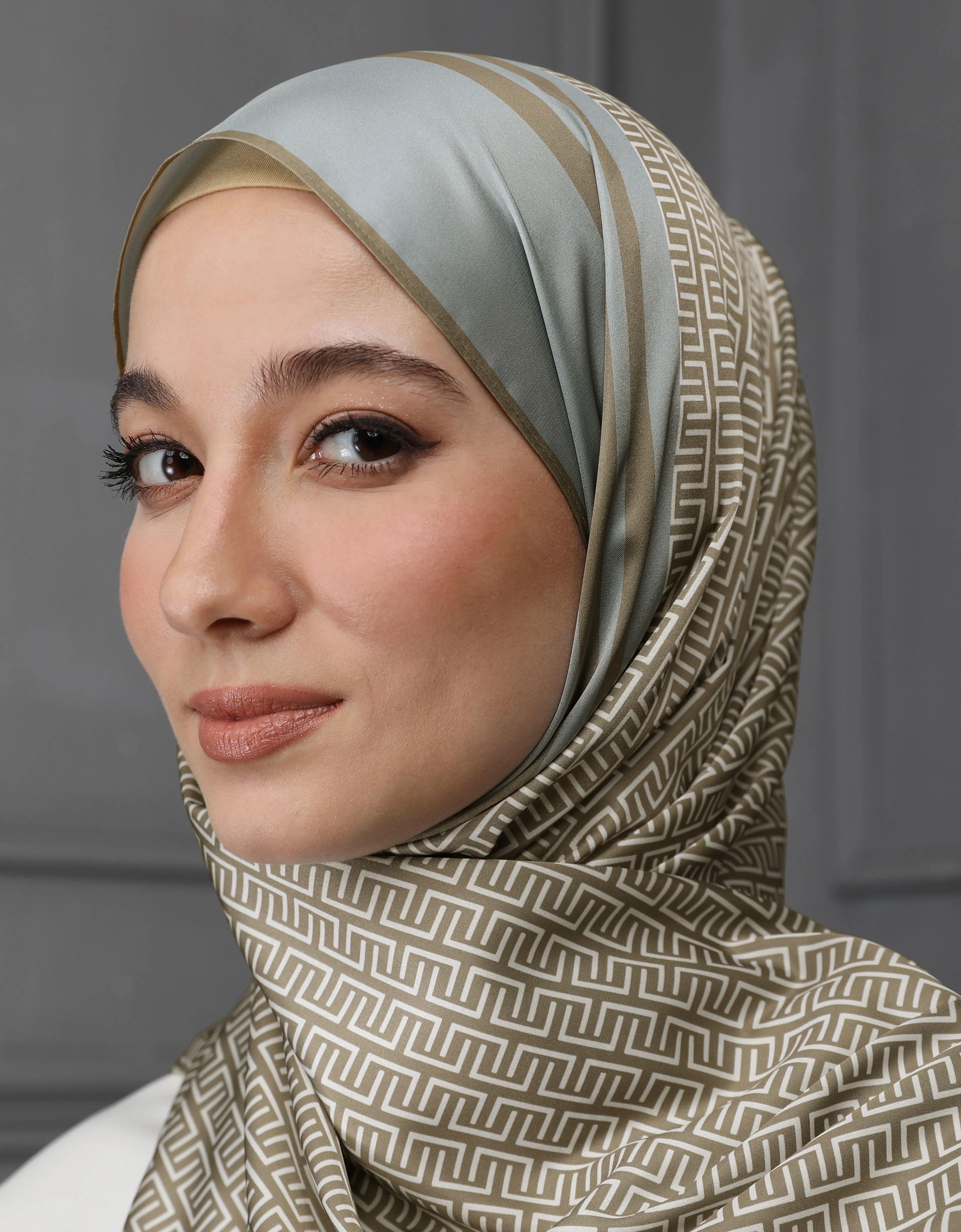 ITZY SHAWL (COFFEE)